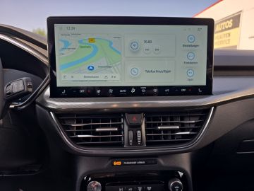 Bild 12 Ford Kuga Titanium PHEV Navi digitales Cockpit B & O