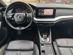 SKODA Octavia Combi 2.0 TDI Style*HEAD UP*MATRIX*