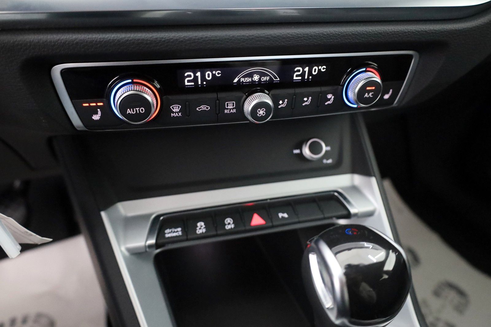 Fahrzeugabbildung Audi Q3 Sportback 35 TFSI,Leder,Navi,LED,SH,Kamera