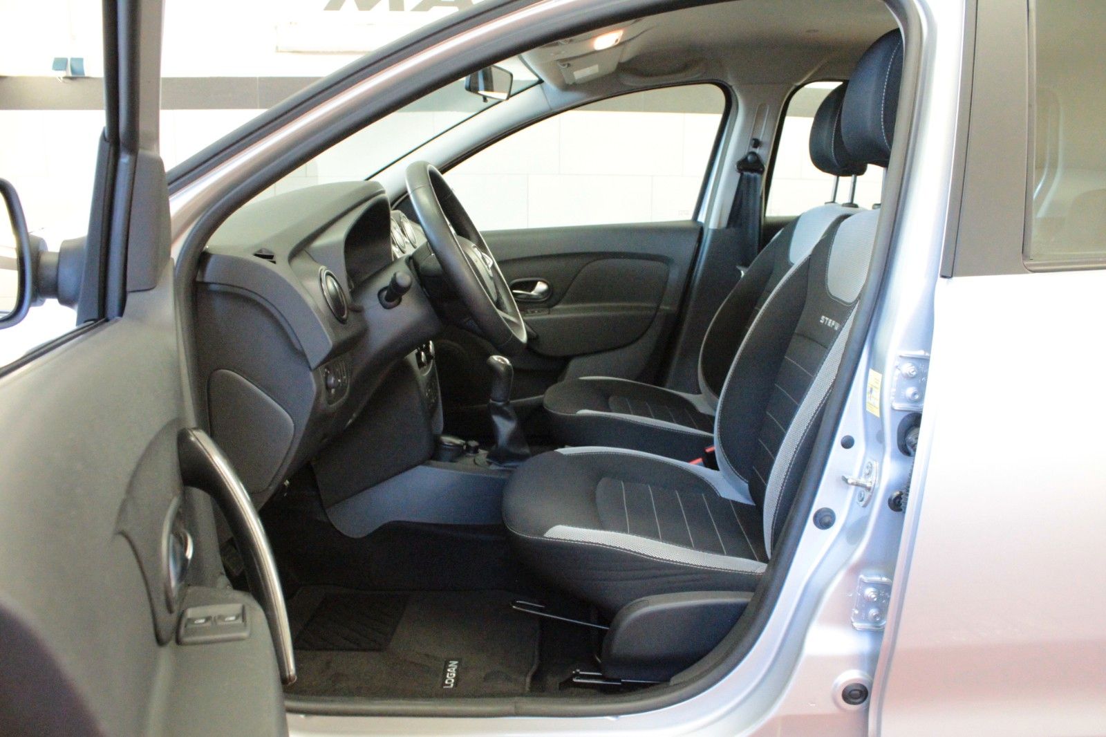 Fahrzeugabbildung Dacia Logan MCV TCe90 Stepway*Navi*Klima*
