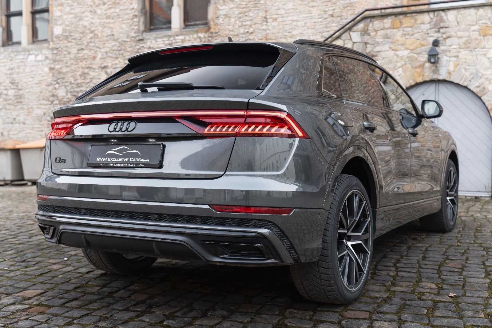 Fahrzeugabbildung Audi Q8 50 TDI quattro S-LINE TOTW DSP MATRIX PDC