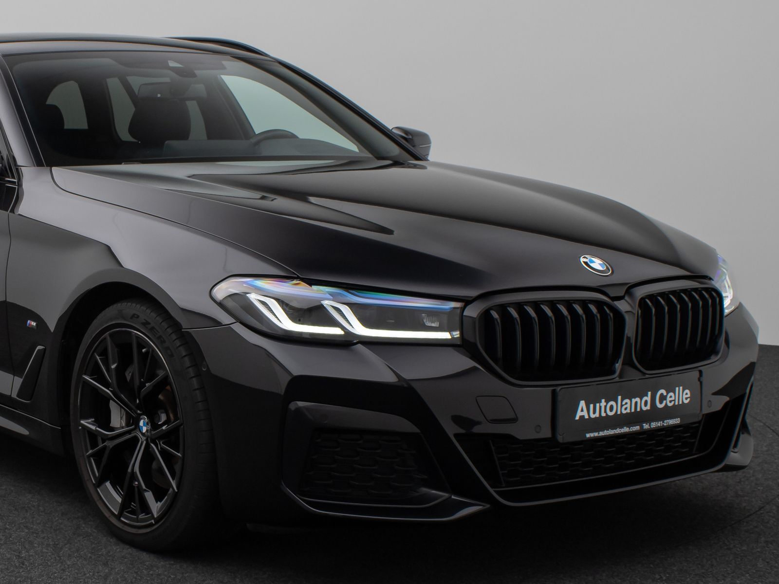 Fahrzeugabbildung BMW 530d M Sport Panorama Kamera Laser HUD DAB HiFi