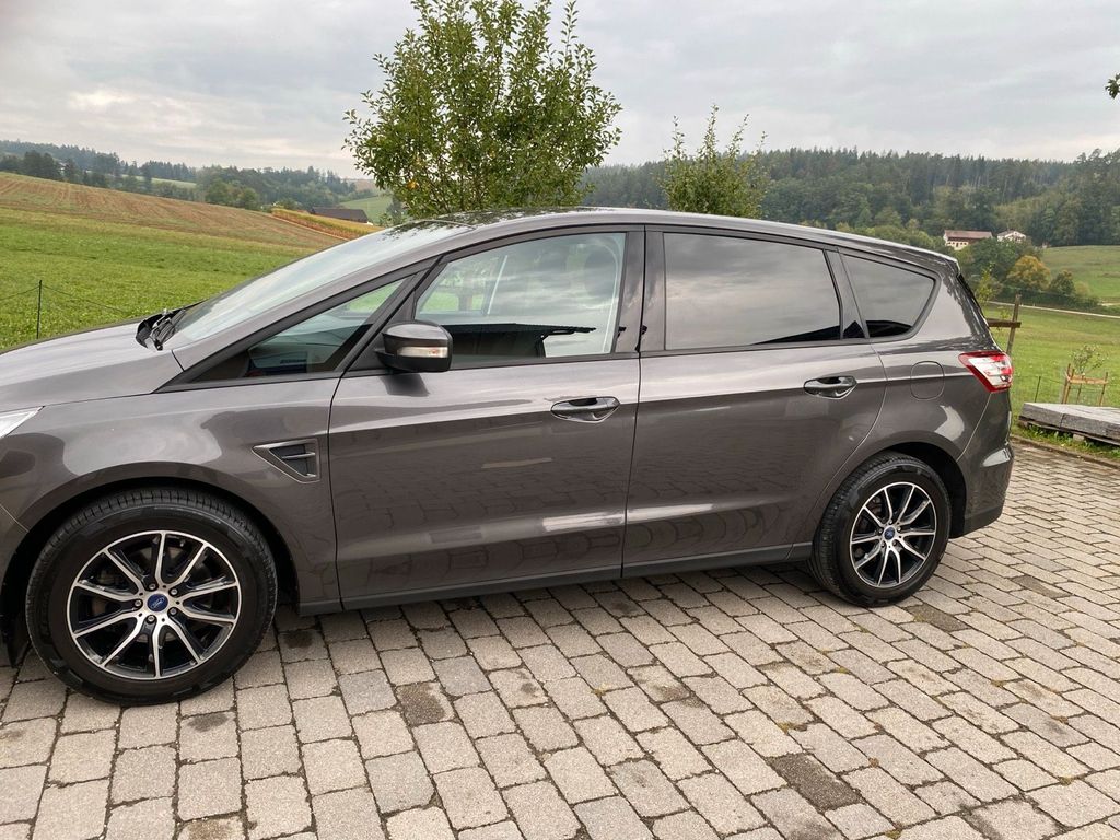 Image of Ford S-Max