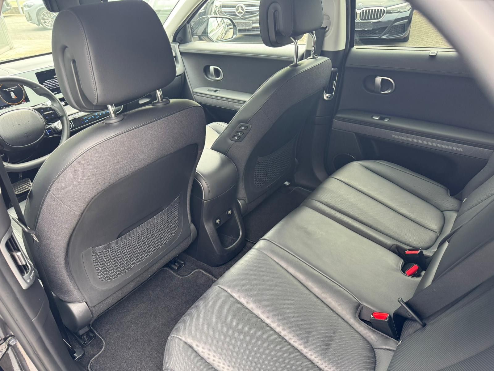 Fahrzeugabbildung Hyundai Ioniq 5 Uniq 4WD MEMO+LED+SHZ+HEAD+NAV+ACC+360°
