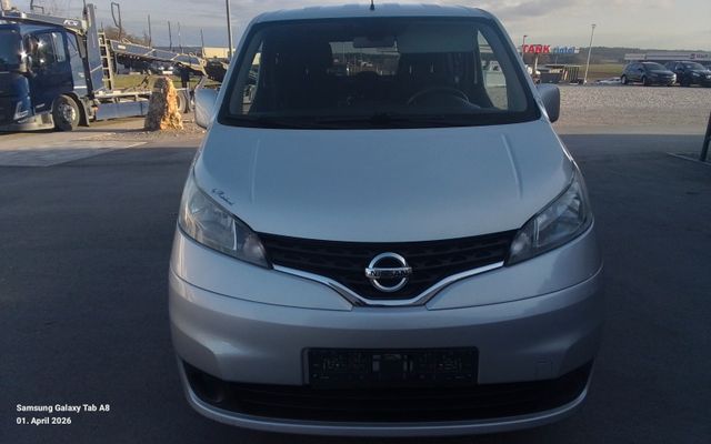 NISSAN NV200