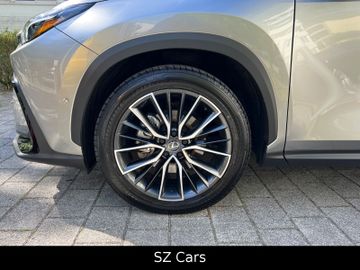 Lexus NX 350h - 11