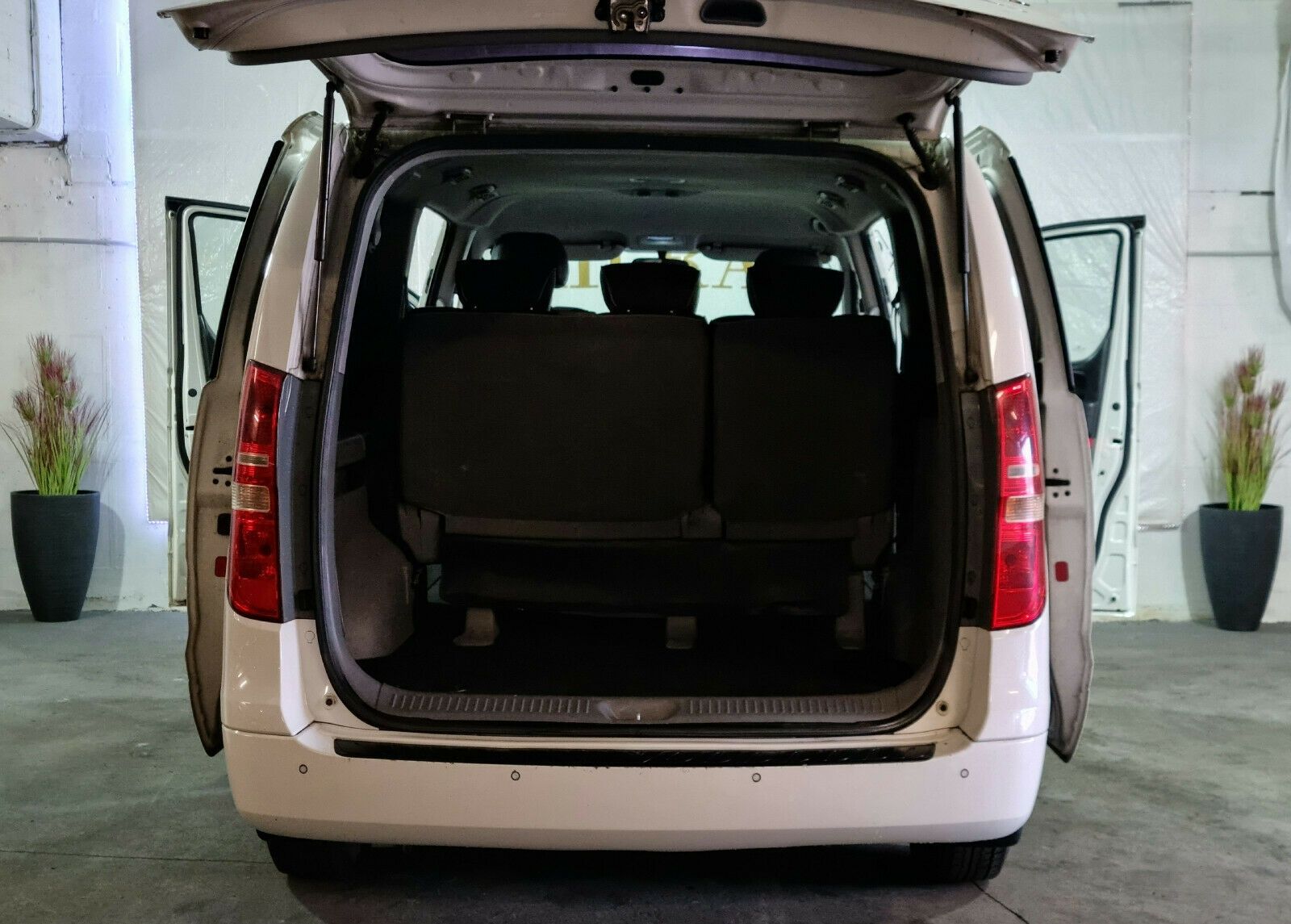 HYUNDAI H-1 Travel Premium 8-Sitzer Familienbus
