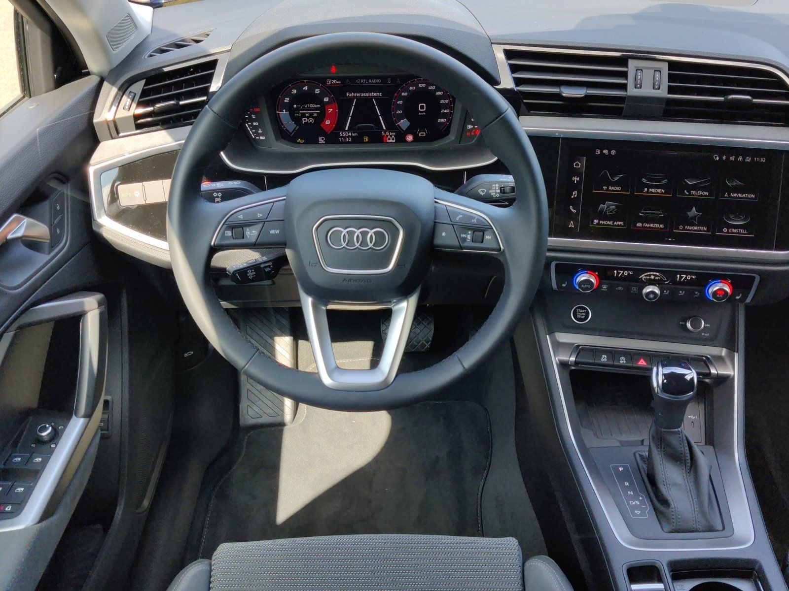 Fahrzeugabbildung Audi Q3 35 1.5 TFSI advanced AHK,Navi,SHZ,ACC,Keyless