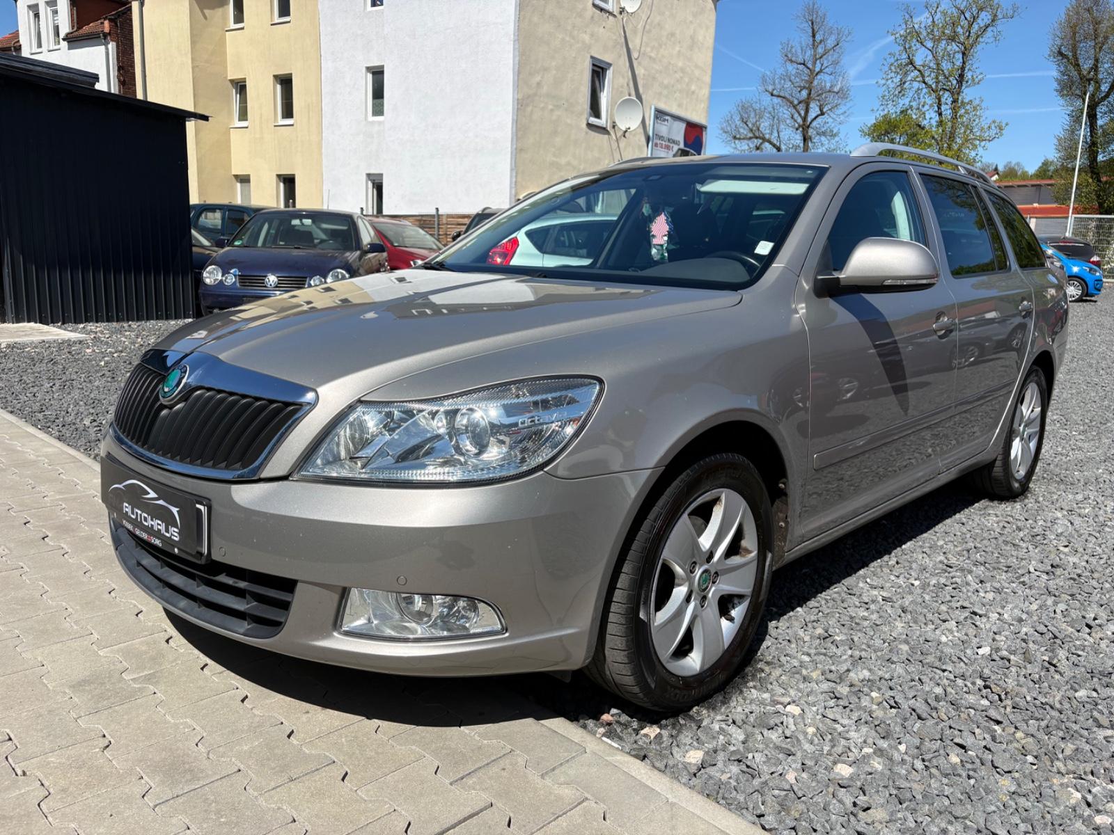 Skoda Octavia Combi Elegance*EU5*SHZ*TEMPO*PDC*AHK*