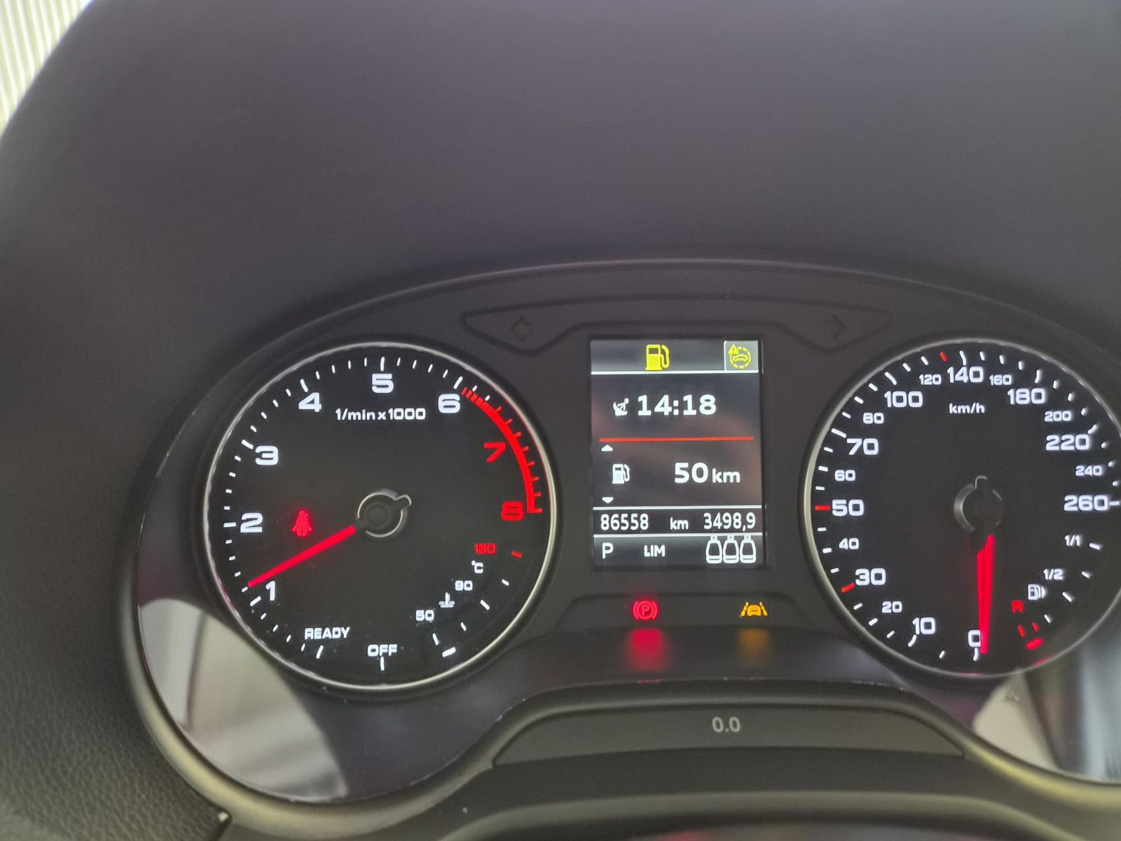 Fahrzeugabbildung Audi Q2 35 TFSI advanced / LED / NAVI / KAMERA