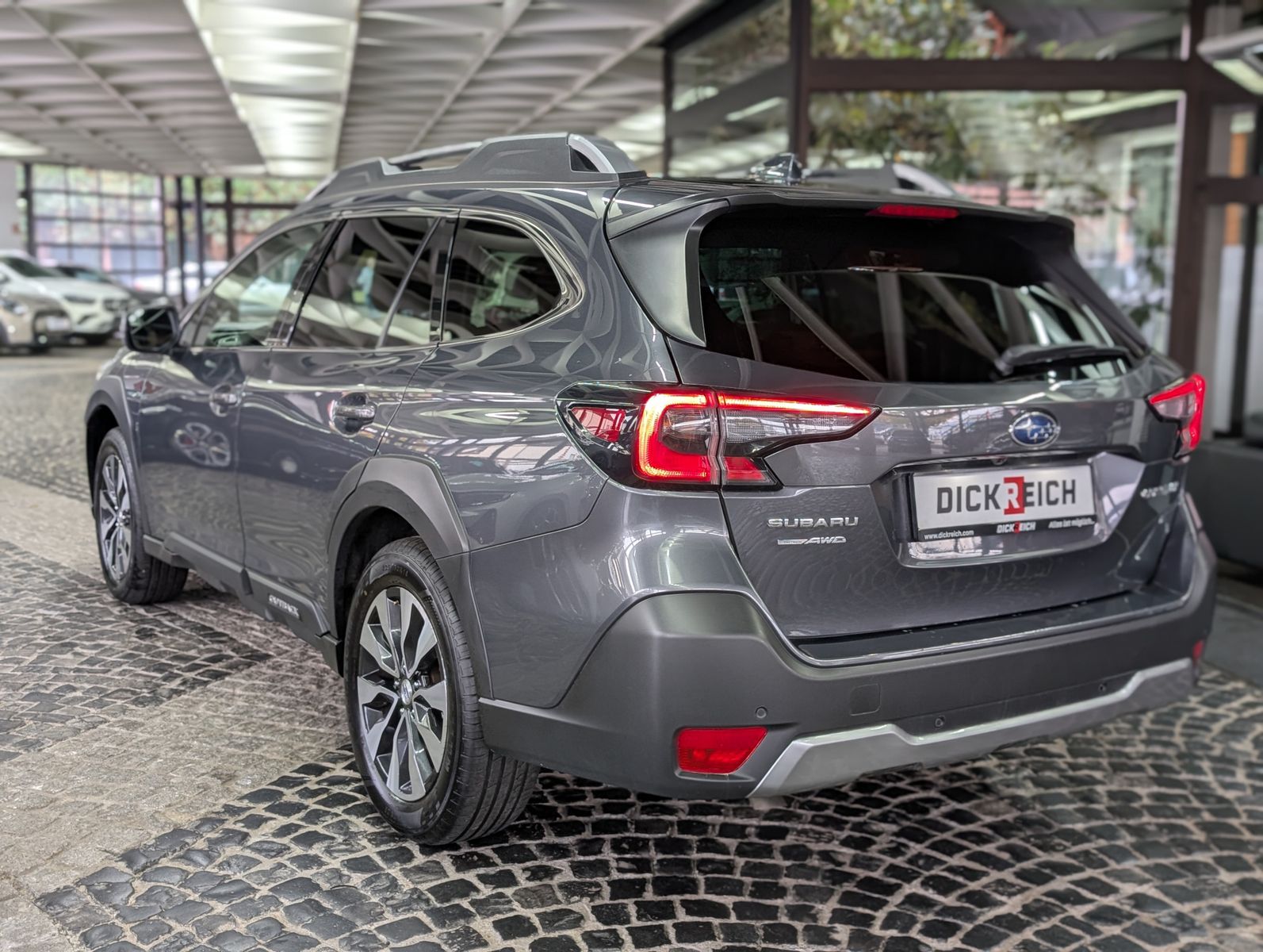 Fahrzeugabbildung Subaru Outback 2.5i Platinum EyeSight LED LEDER PANO TO