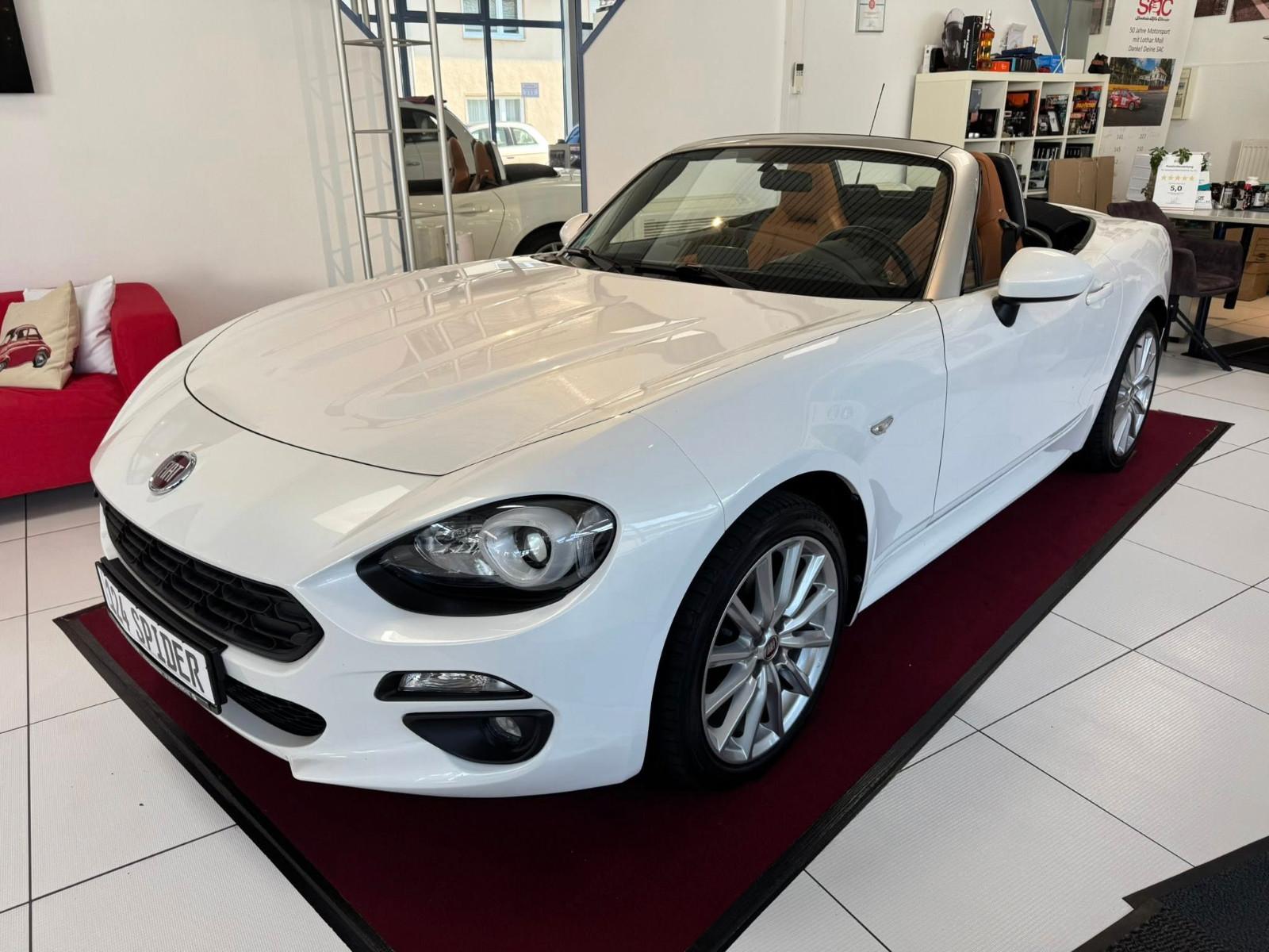 Fiat 124 Spider Lusso Perlmutt