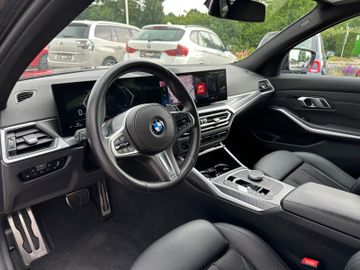 Fahrzeugabbildung BMW 330 d xDrive M Sport Widescreen