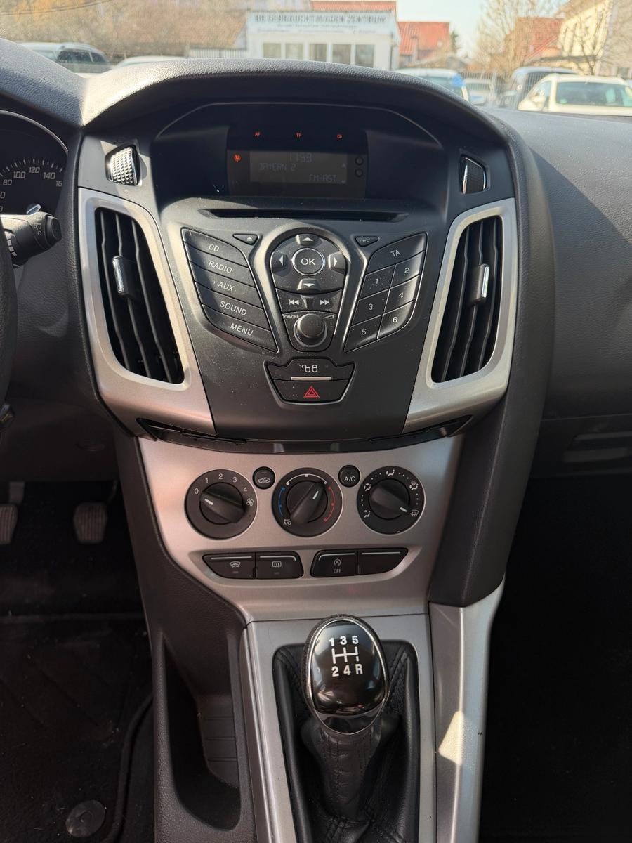 Ford Focus 2013 — photo 14