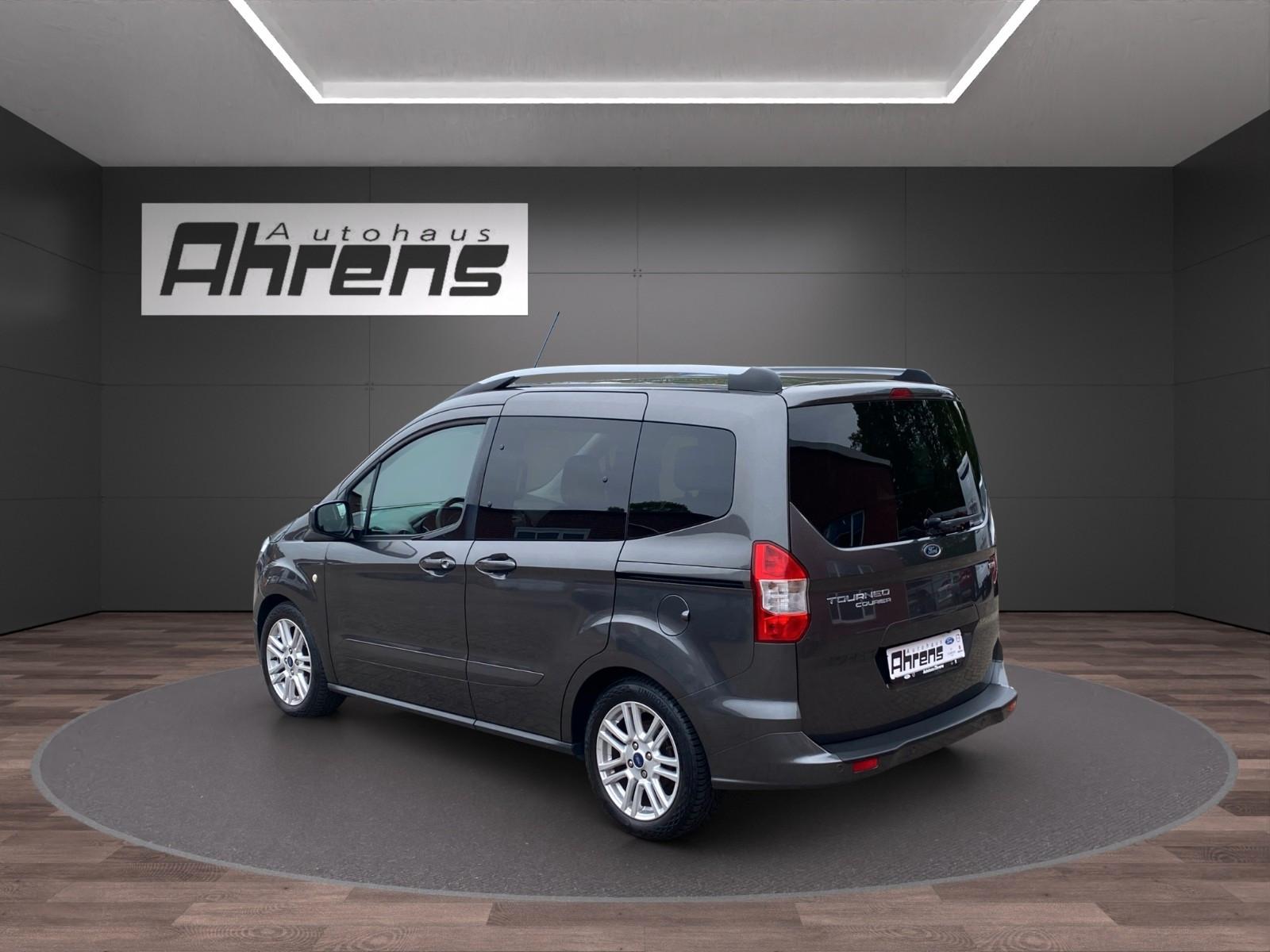 Ford Tourneo Courier 1.0 EcoBoost Titanium *Kamera*