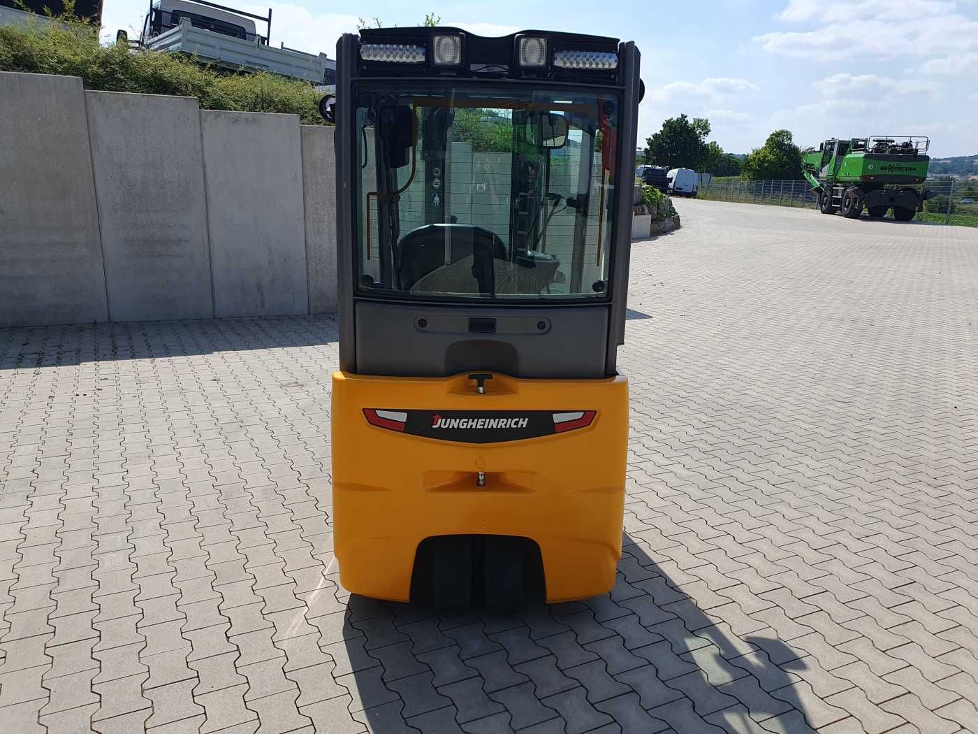 Fahrzeugabbildung Jungheinrich EFG 215 / Triplex: 4.25m! / SS / nur 2.184h!