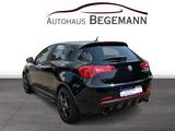 Alfa Romeo Quadrifoglio Verde Aut. Bose 18" Xenon Navi DAB - Alfa Romeo Giulietta: Schwarz