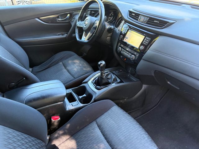 Fahrzeugabbildung Nissan X-Trail+AHK+Panorama+Navi+Kamera+PDC+SHZ+