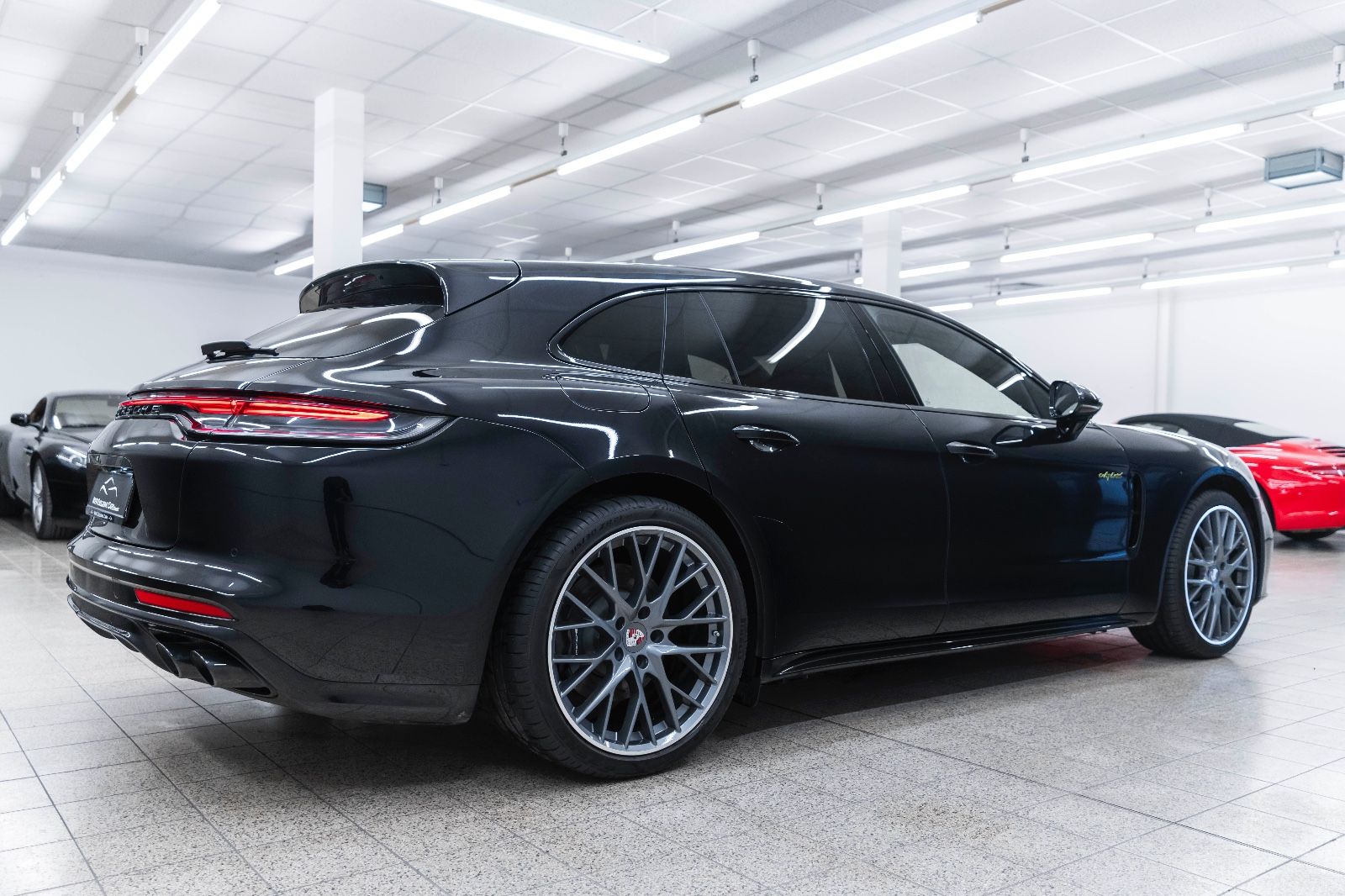 Fahrzeugabbildung Porsche Panamera Sport Turismo 4 E-Hybrid BOSE 360° LED