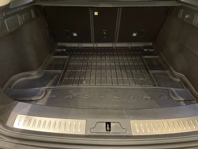 Fahrzeugabbildung Land Rover Range Rover Velar P250 AHK & 20" Gloss Black