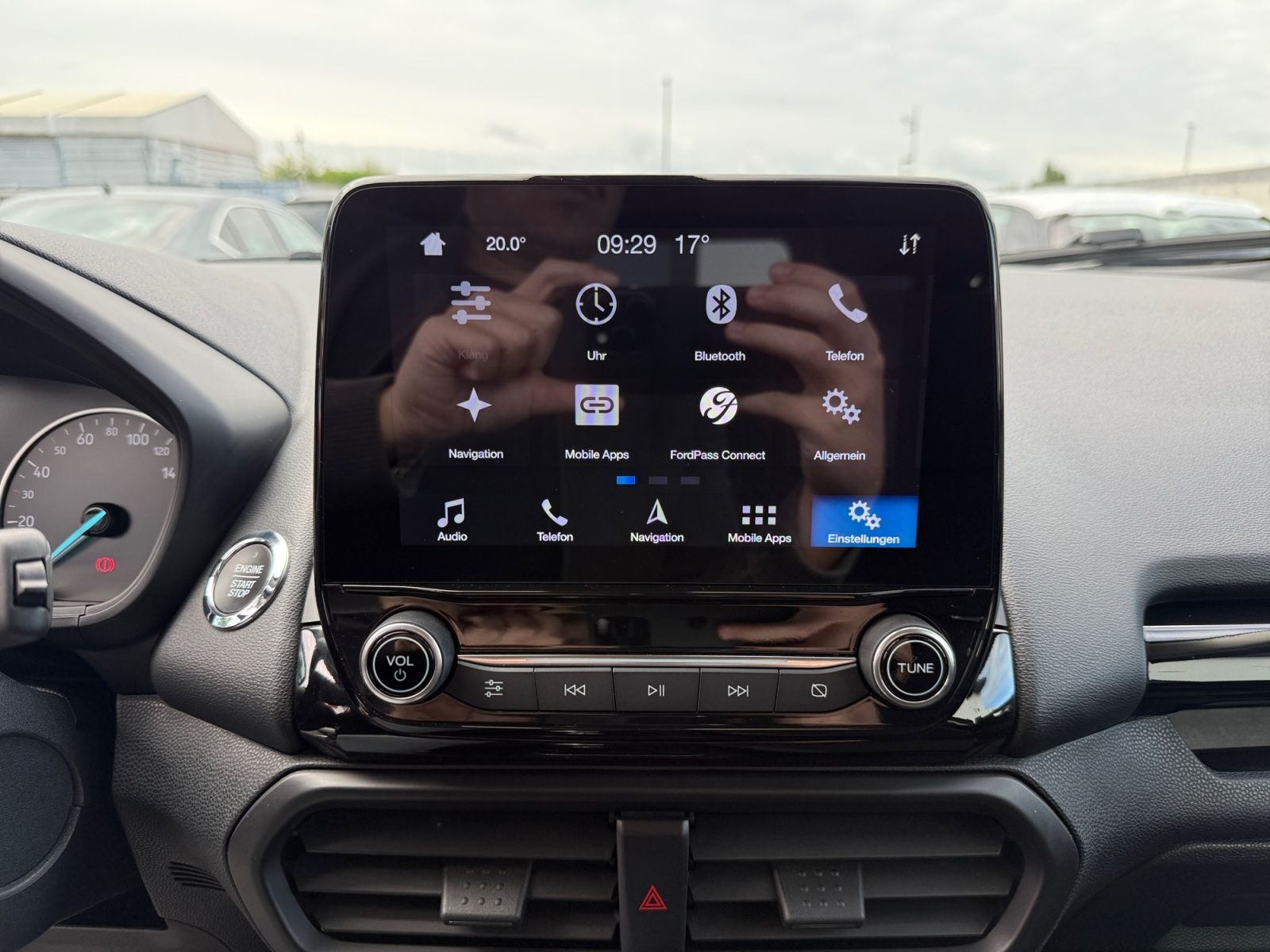 Fahrzeugabbildung Ford EcoSport 1.0 EcoBoost ST-Line RFK 1.HAND TEMPO