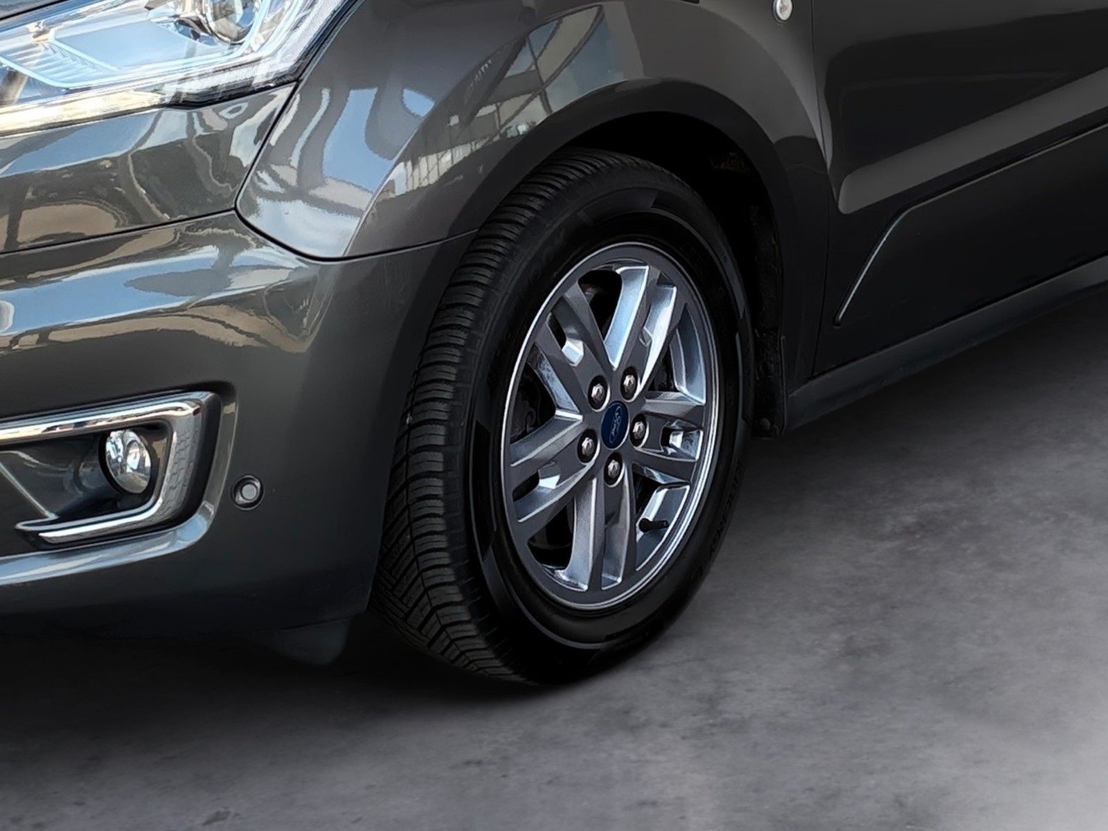 Fahrzeugabbildung Ford Grand Tourneo Connect Titanium 120PS AHK/7Sitze!