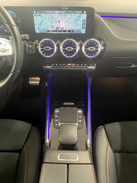 Mercedes-Benz GLA 220