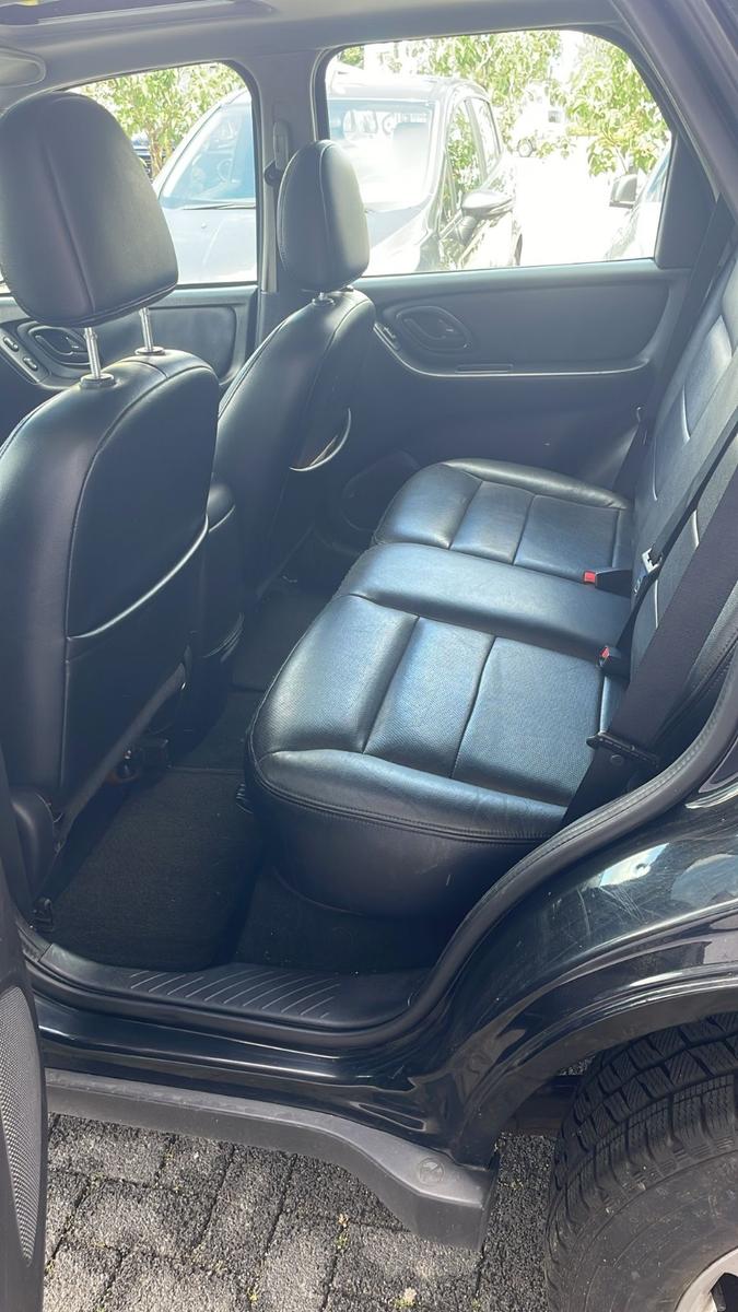Ford Maverick 2004 — photo 13