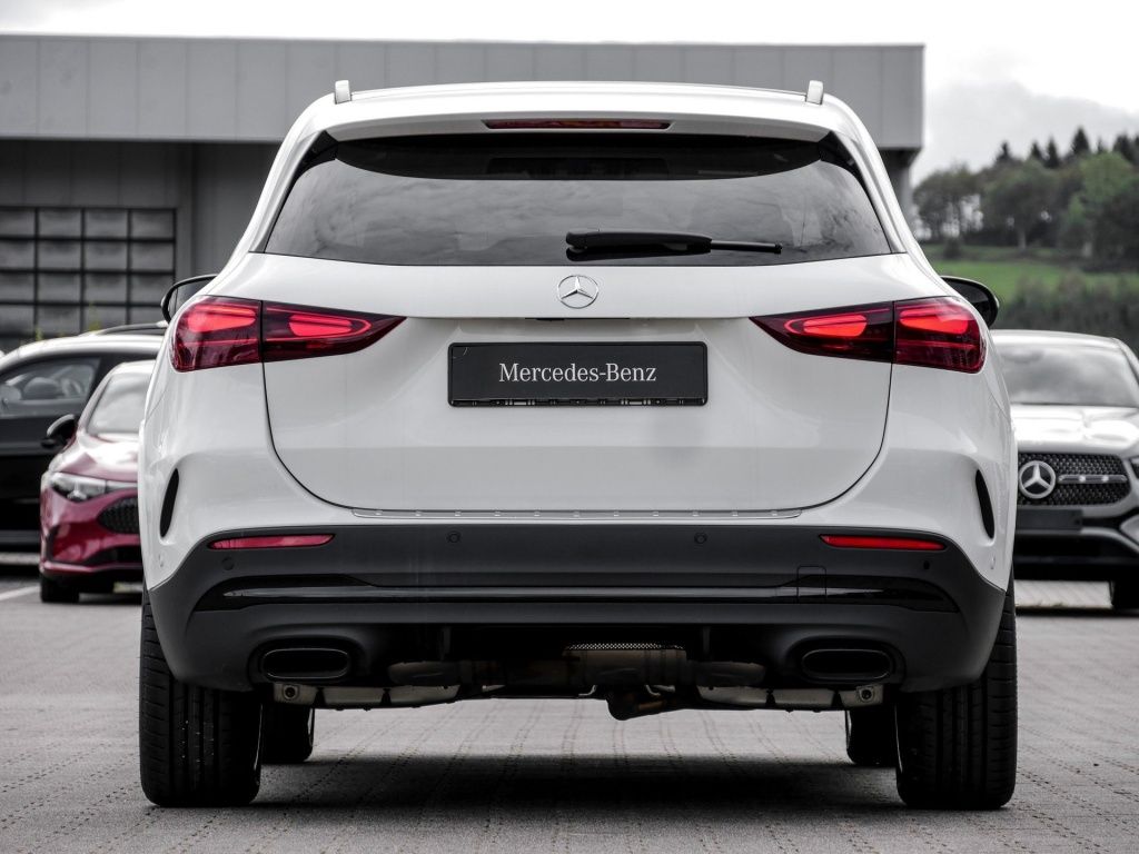 Mercedes-Benz GLA 200 AMG-Sport Pano AHK MLB Night Distr Ambi foto 20