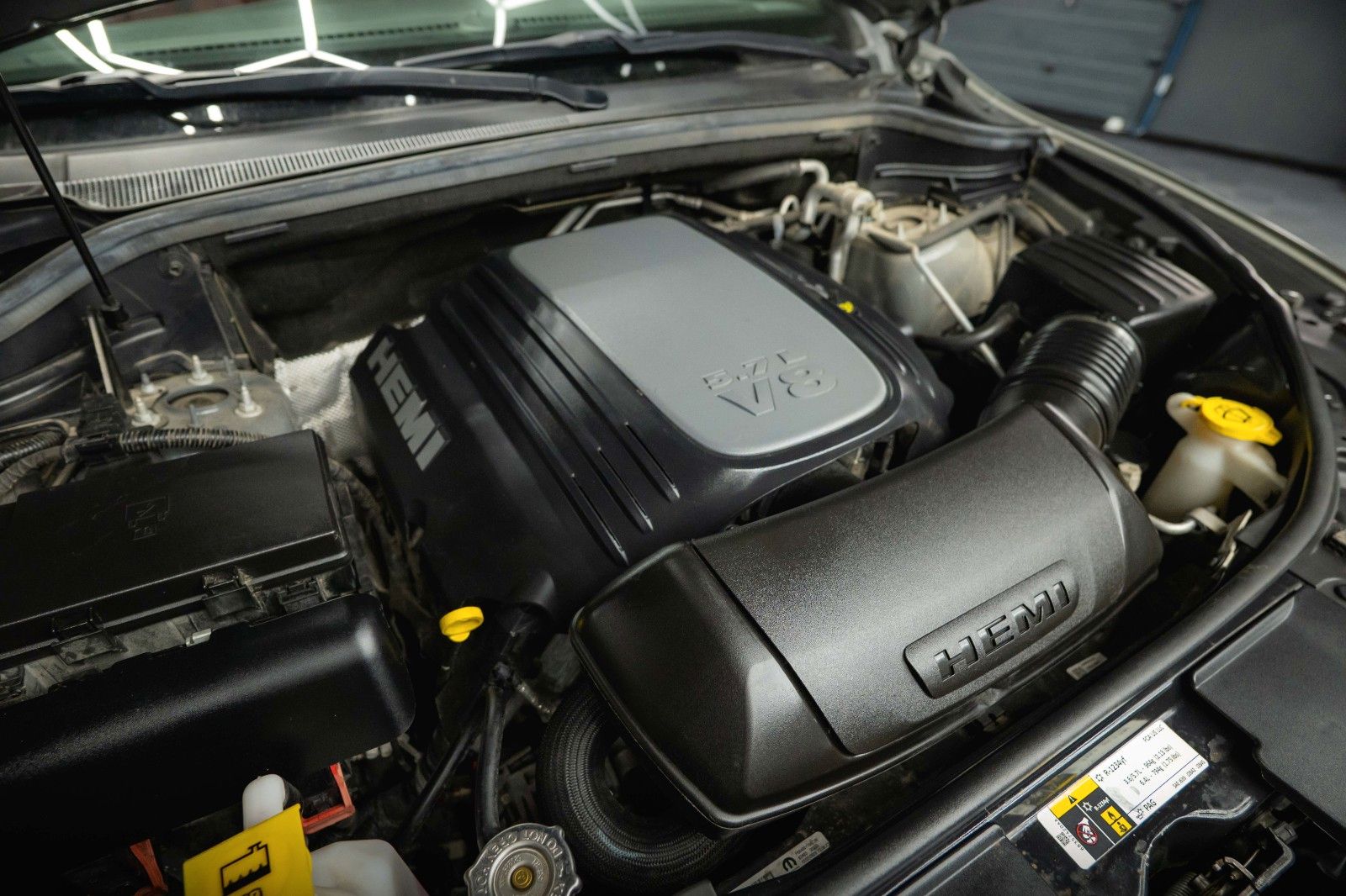 Fahrzeugabbildung Dodge Durango 5.7 V8 R/T 4x4 Night-Paket Modell 22 LED