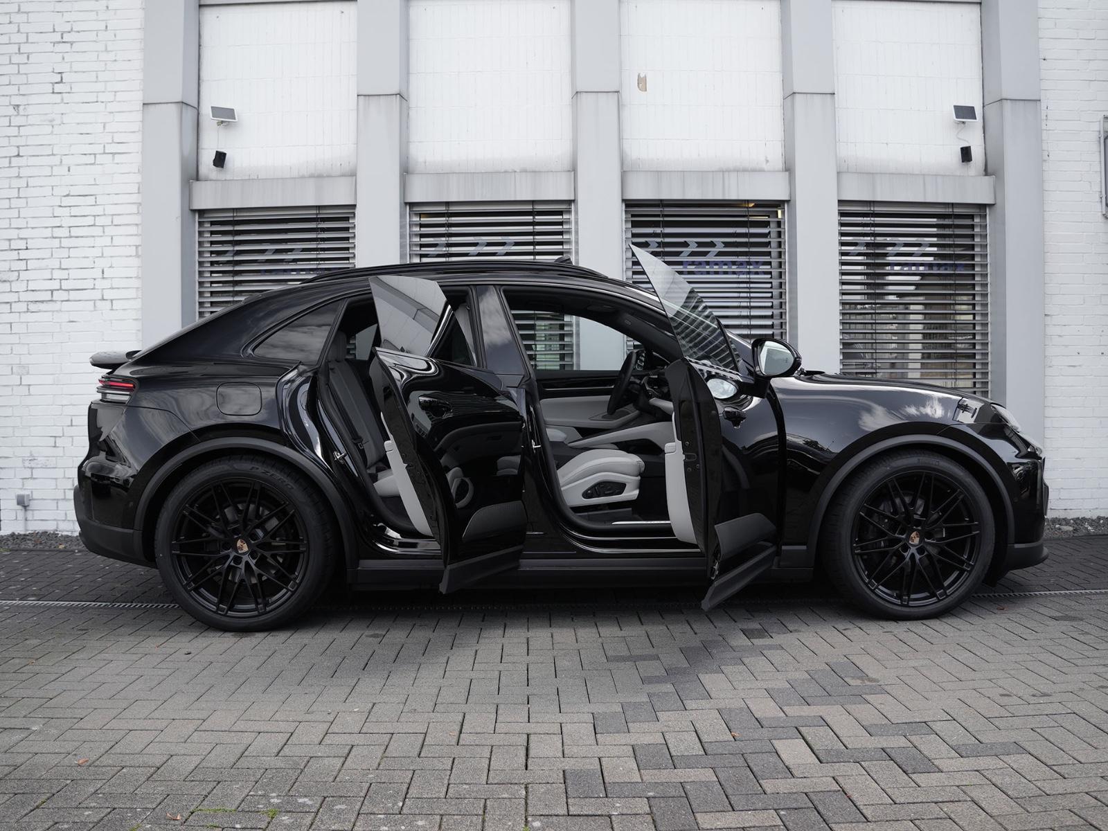 Porsche Macan 4 E ACC-LUFTF.-PANO-BOSE-22RS-LEDER KREIDE