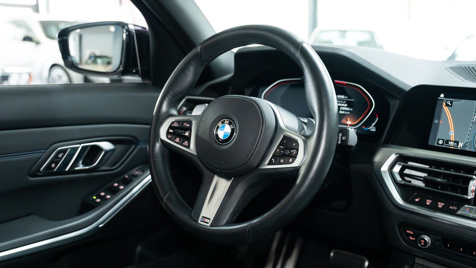 BMW 330d M Sport DriveAProf RückFahrKam ServiceInklu foto 25
