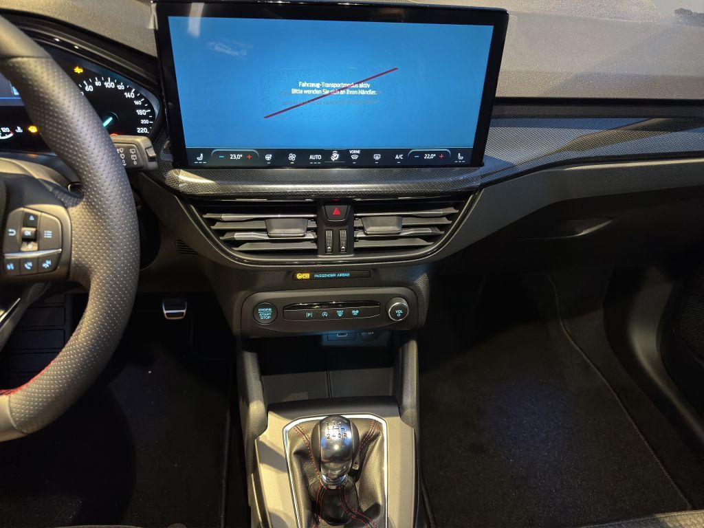 Fahrzeugabbildung Ford Focus Turnier ST-Line