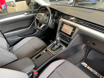Volkswagen Passat Variant *LED*AHK*ACC*3ZONEN*1HAND*