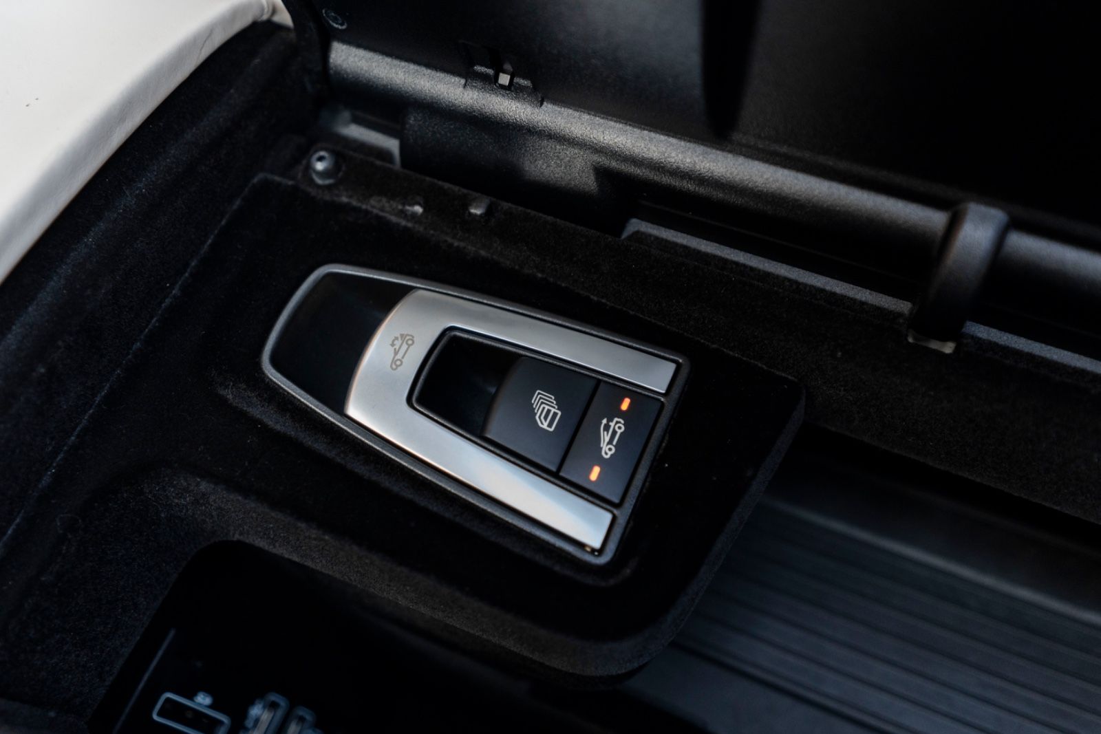 Fahrzeugabbildung Mercedes-Benz S 560 Cabriolet BURMESTER HUD 360° ACC LUFT TOTW