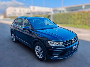 Volkswagen Tiguan - 1