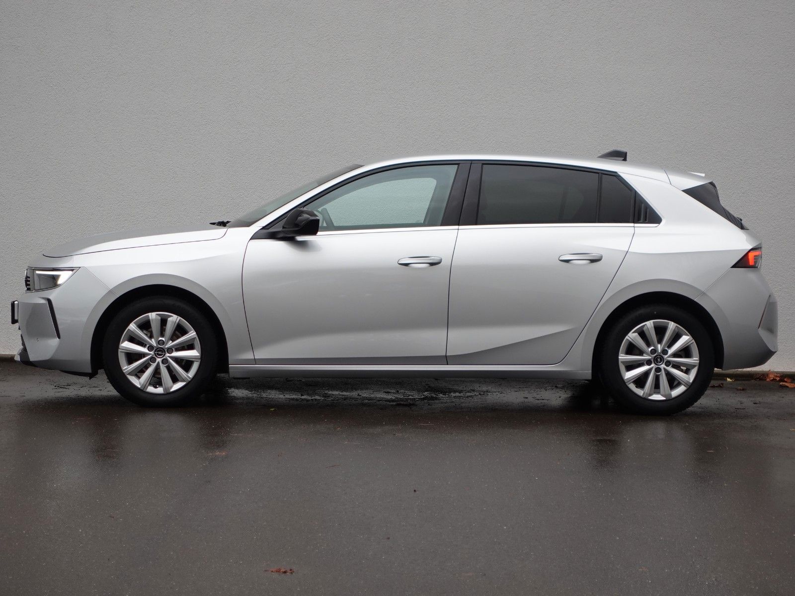 Fahrzeugabbildung Opel Astra Elegance 1.2T,Navi,Kamera,Sitzhzg,LED,DAB+