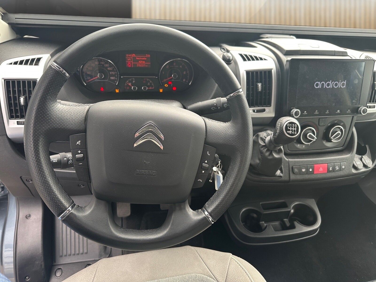 Fahrzeugabbildung Pössl Summit Shine 600 L Citroen 140 PS Markise,AHK,RK