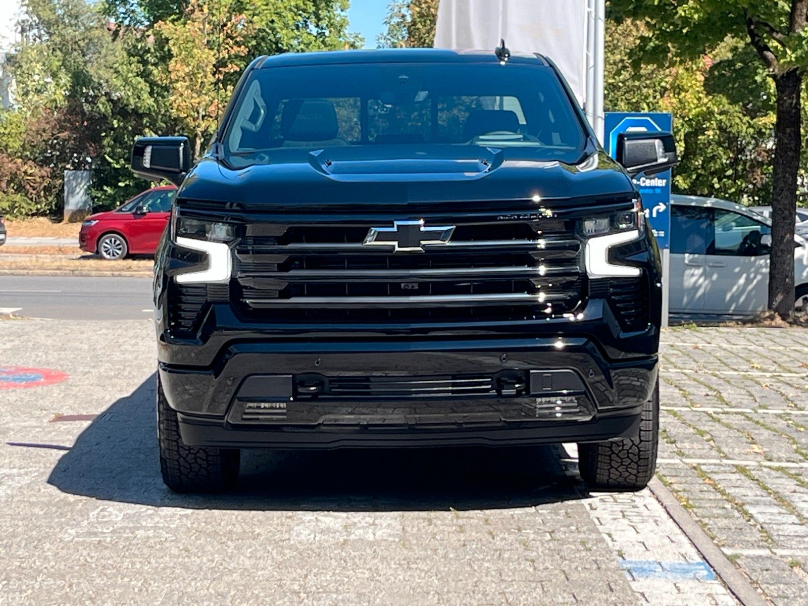 Fahrzeugabbildung Chevrolet Silverado 6.2 V8 High Country Midnight*LPG*360°