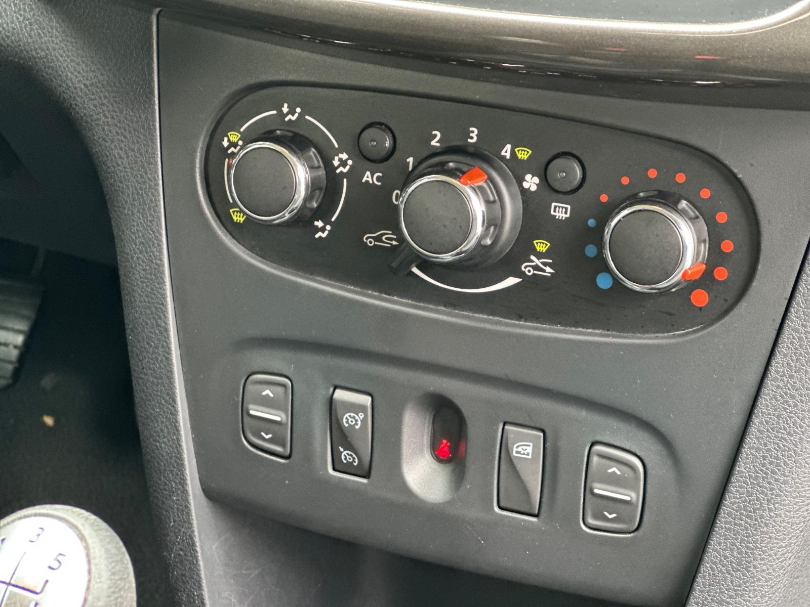 Dacia Logan 2013 — photo 15