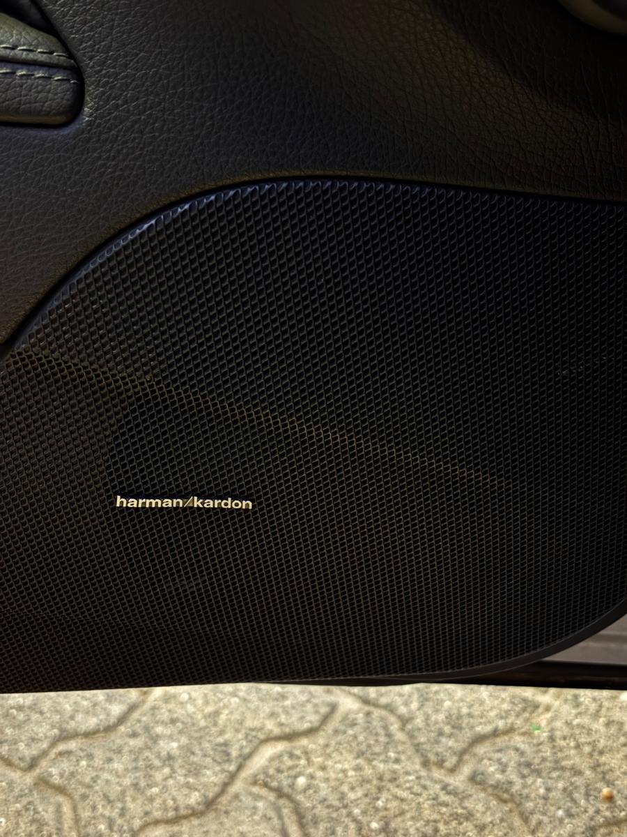 Mercedes-Benz E320 2004 — photo 11