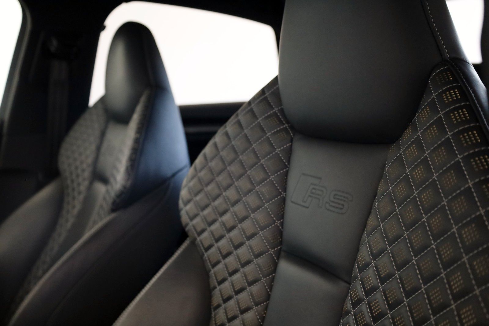Fahrzeugabbildung Audi RS3 Lim. 2.5TFSI quattro RS-Sitze,PanDach,Bang&O