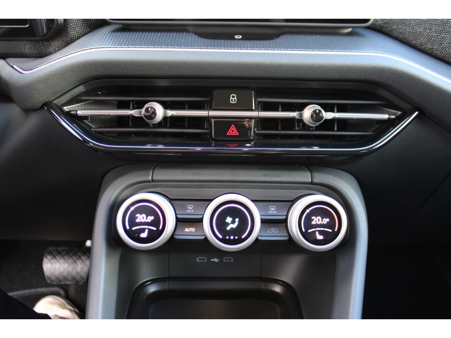Fahrzeugabbildung SKODA Kodiaq Selection 1,5 TSI mHEV ACC AHK LED TWA RF