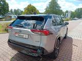 Toyota RAV 4  Plug-in Hybrid 4x4 *Style* - Toyota RAV 4 mit Hybrid-Antrieb: Teilleder