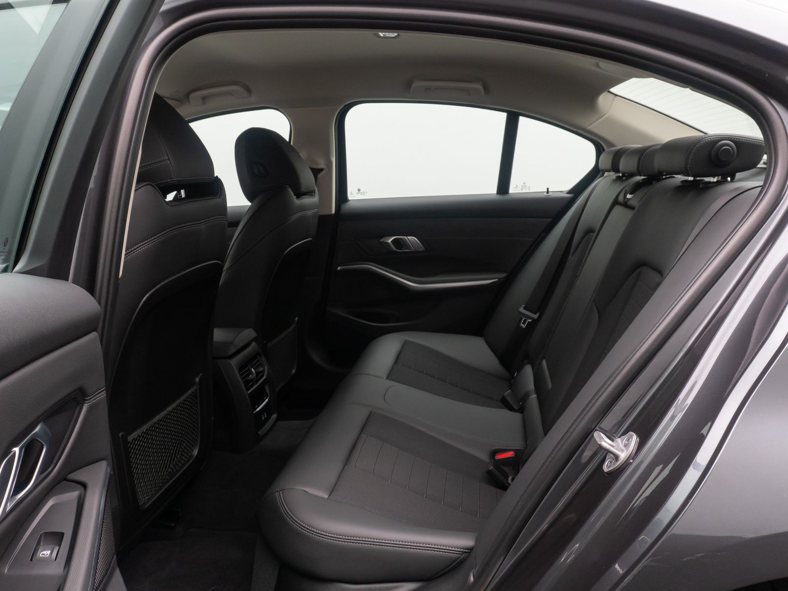 Fahrzeugabbildung BMW 330e 360°Laser HUD DAB HiFi Komfort Sport Leder