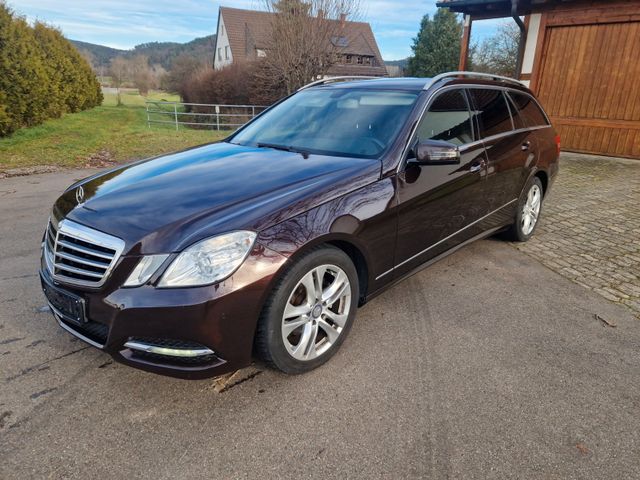 Mercedes-Benz E 200 CDI T Avantgarde BlueEff.*Navi*Leder*PDC*