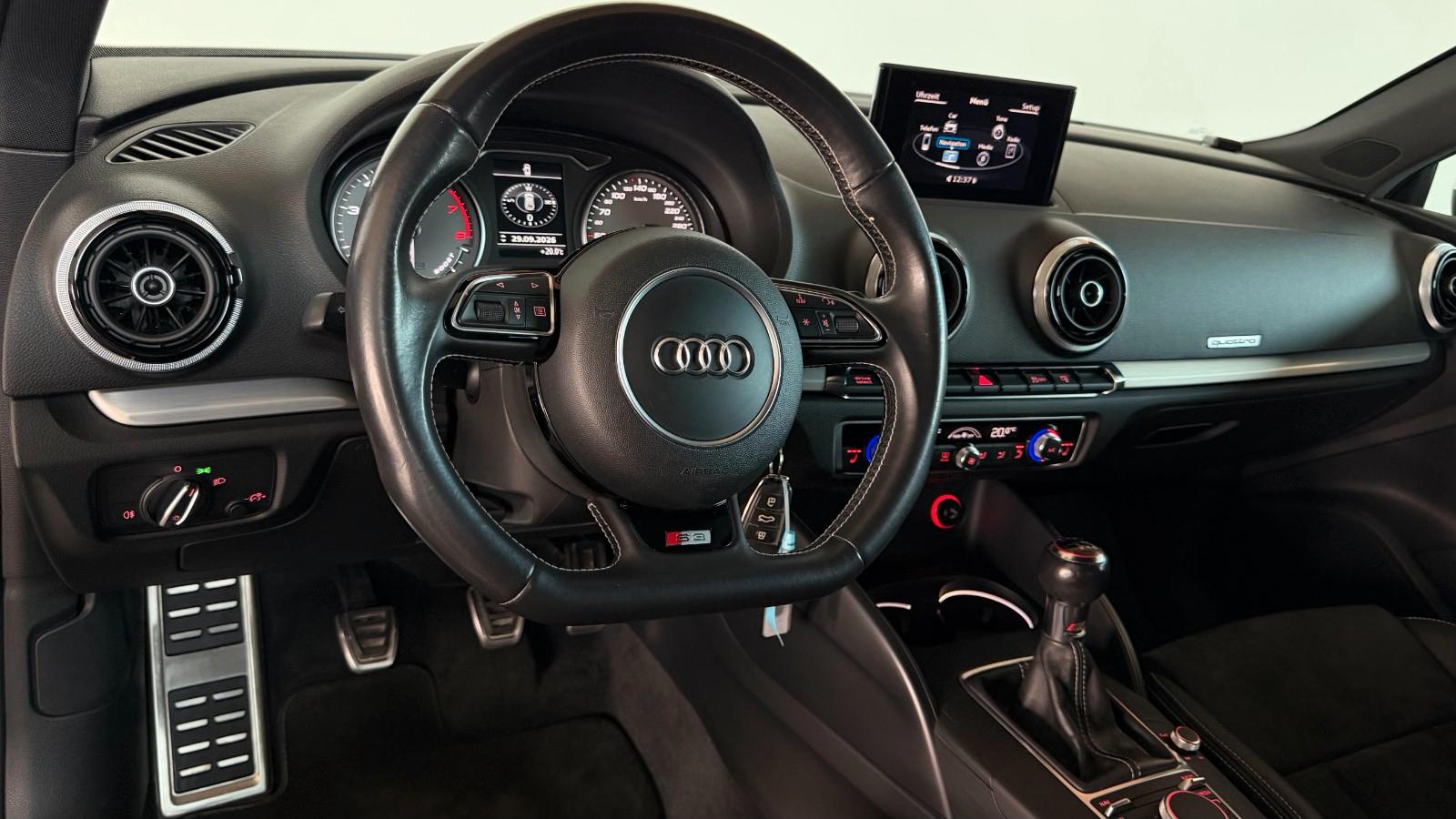 Audi S3 8V 2.0 TFSI QUATTRO 1.HAND SCHECKHEFT 8FACH