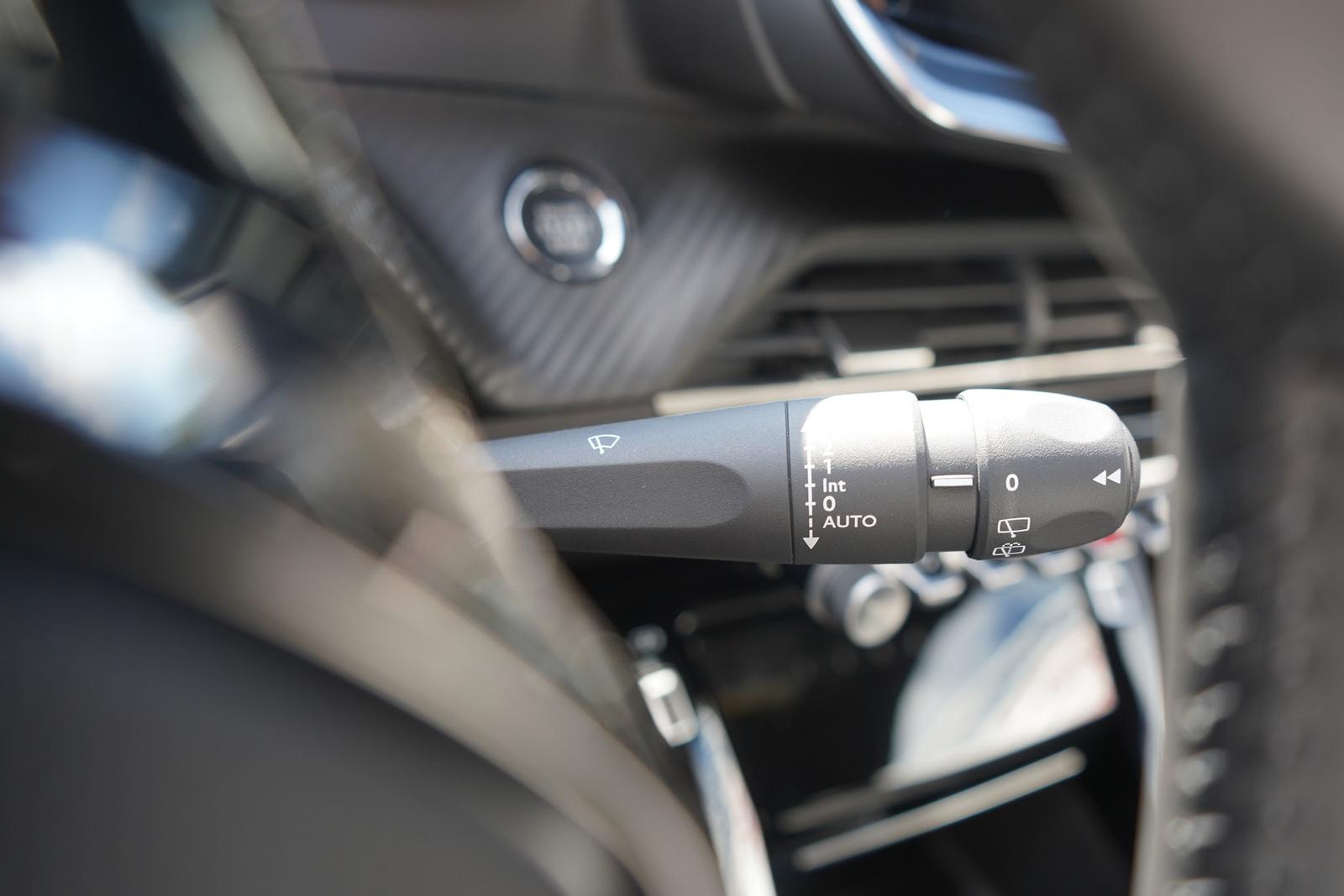 Peugeot 2008 1.2 PureTech LED Navi Tempomat