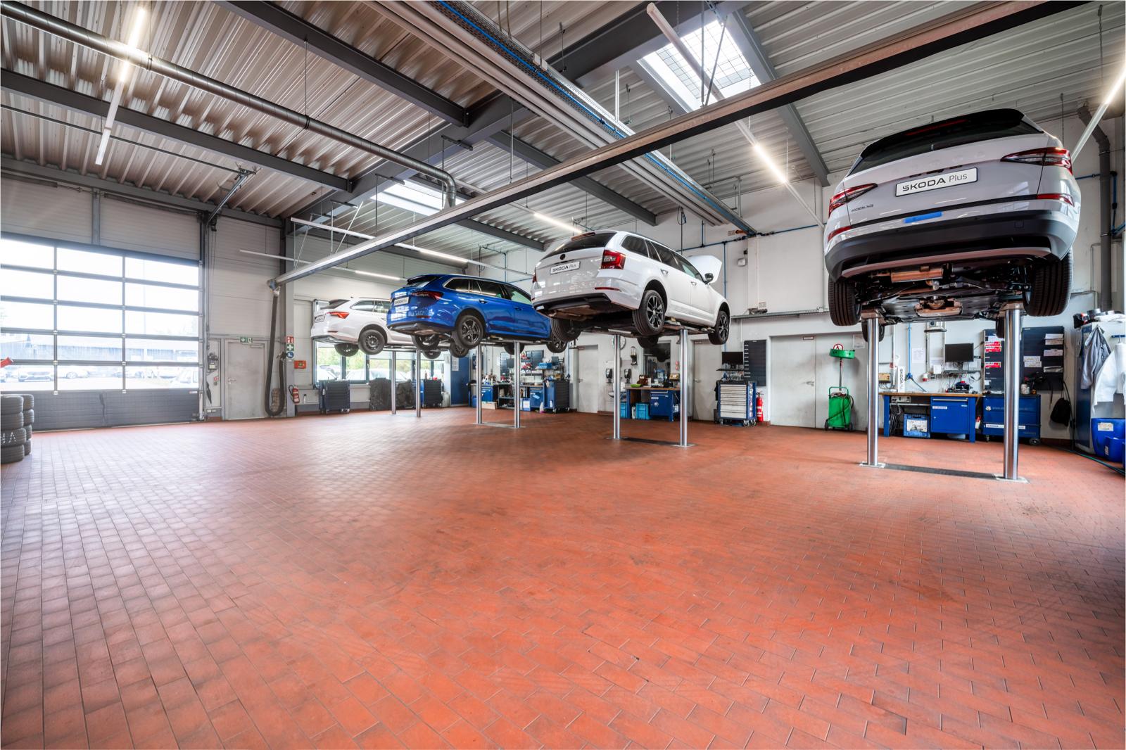 showroom-image-top