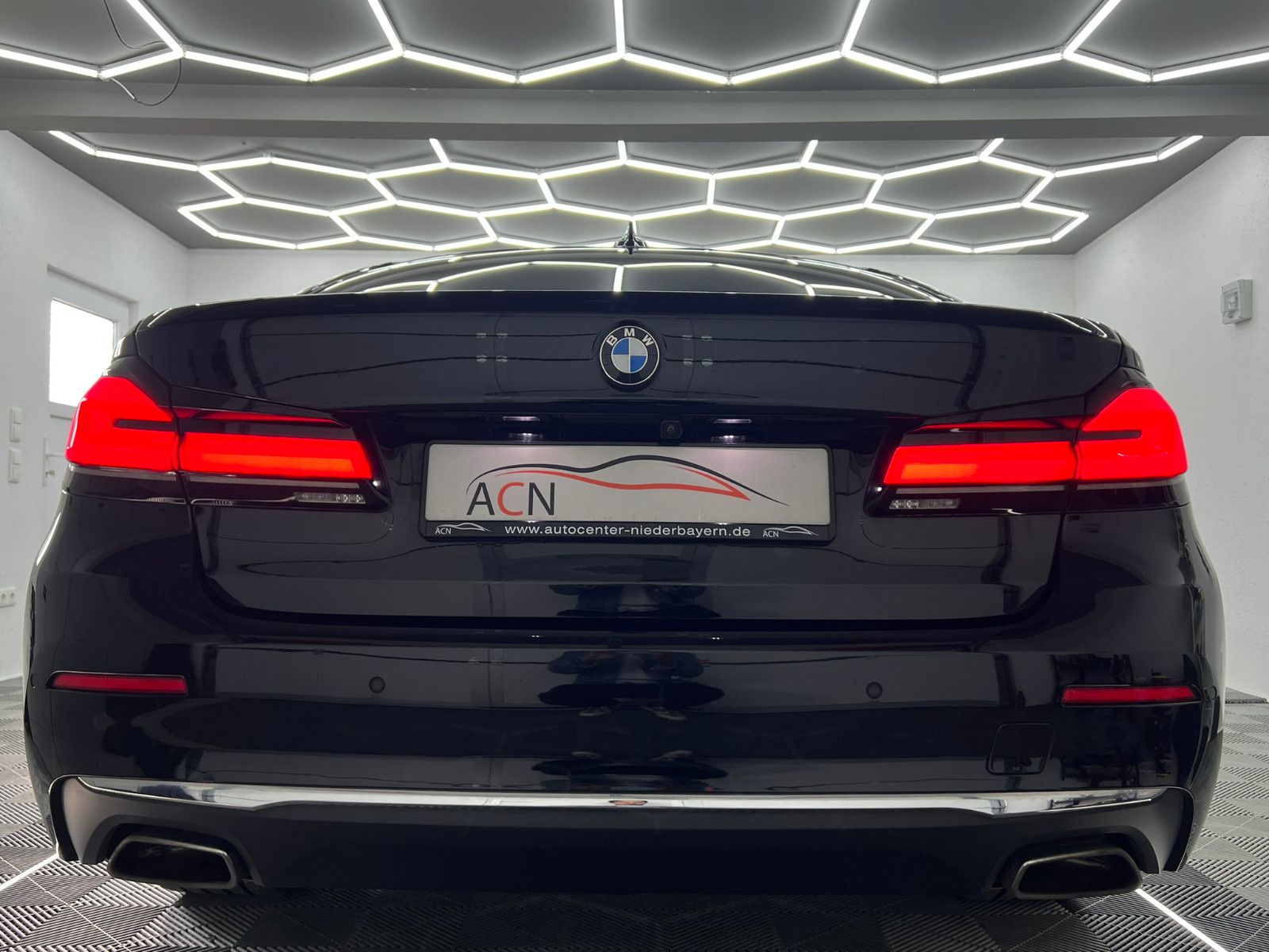 Fahrzeugabbildung BMW 530 d xDrive Luxury Line/DAB/HuD/LASER/19% MwSt.